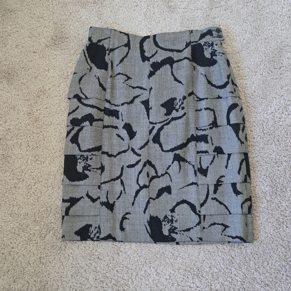 Escada Vintage Tiered Pencil Knee Length Skirt Wool Gray Black Ruffle Size 42/10 - Picture 5 of 15